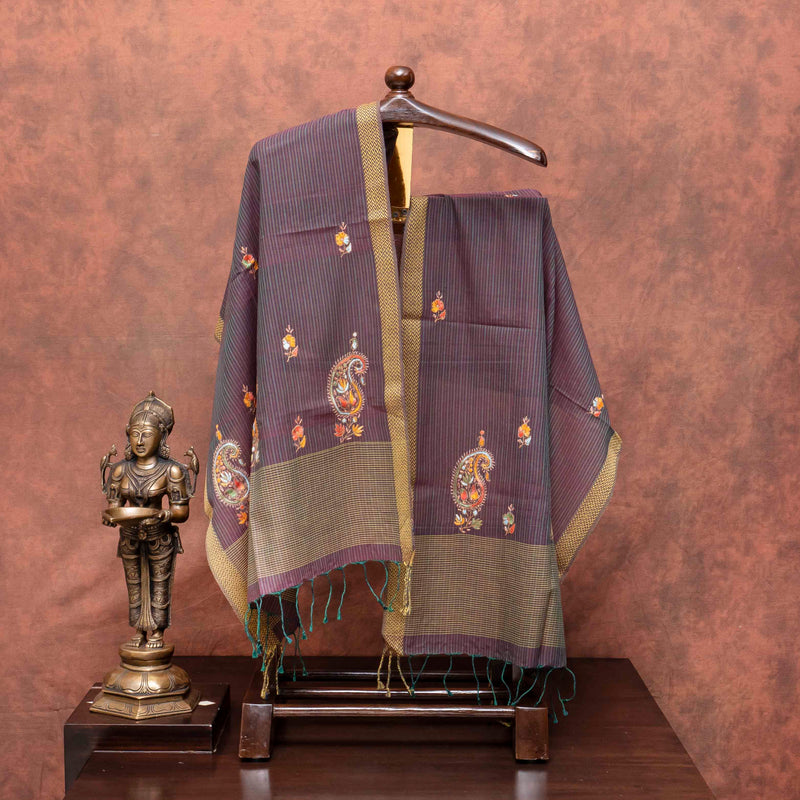 Kashmiri Kaarigari's Zari Poshak