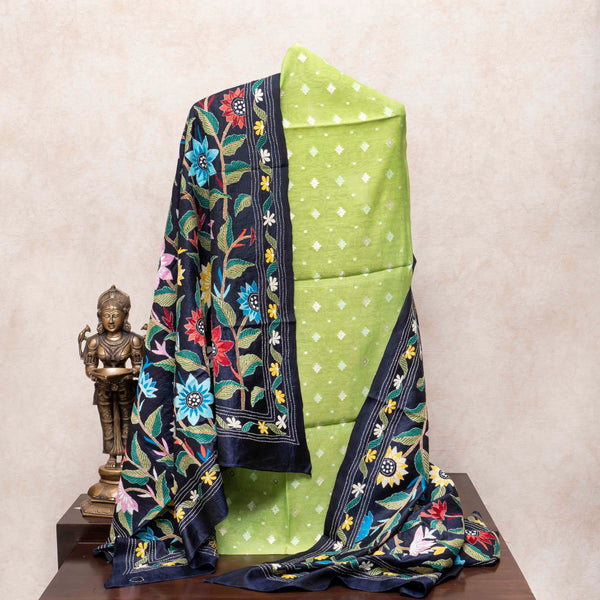 Surkh Aur Kaala Silk Poshak