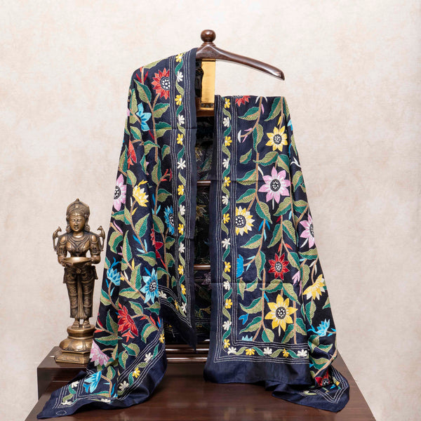 Surkh Aur Kaala Silk Poshak