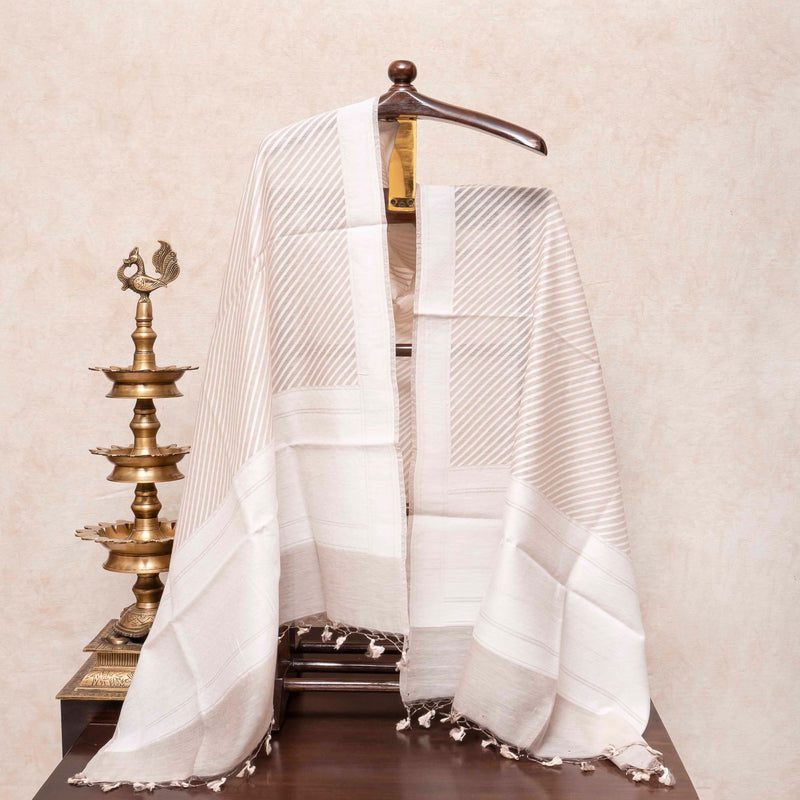 Sunehri Jamdani Bafta Nazakat Set