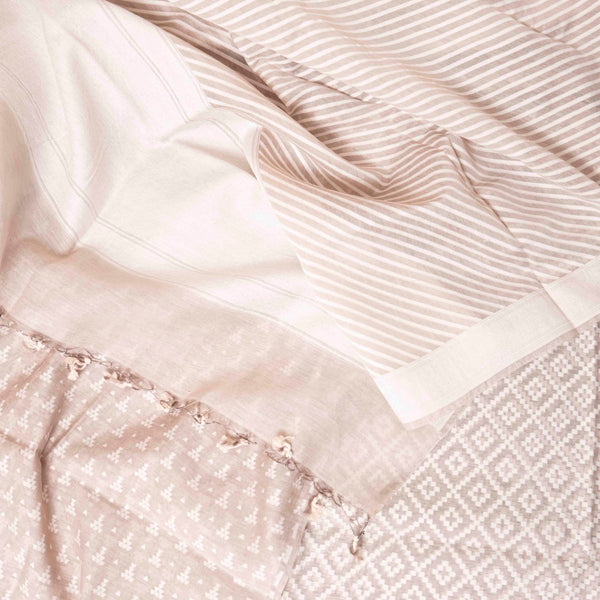 Sunehri Jamdani Bafta Nazakat Set