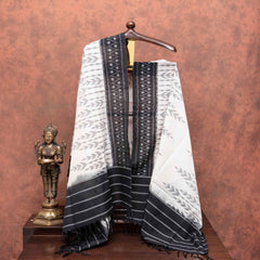 Ikkat Cotton's Kaala-Safed Karigari