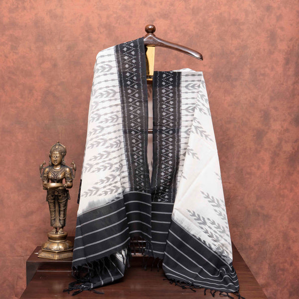 Ikkat Cotton's Kaala-Safed Karigari