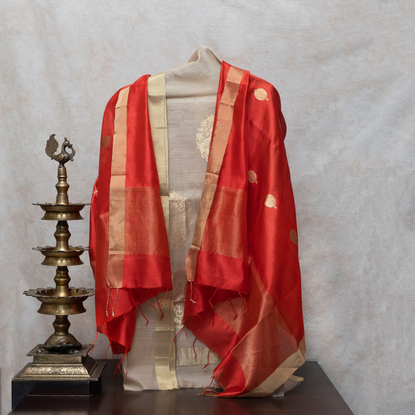 Handloom Pure Pattu Silk Kurta And Pure Pattu Silk Dupatta With Kadwa Buta